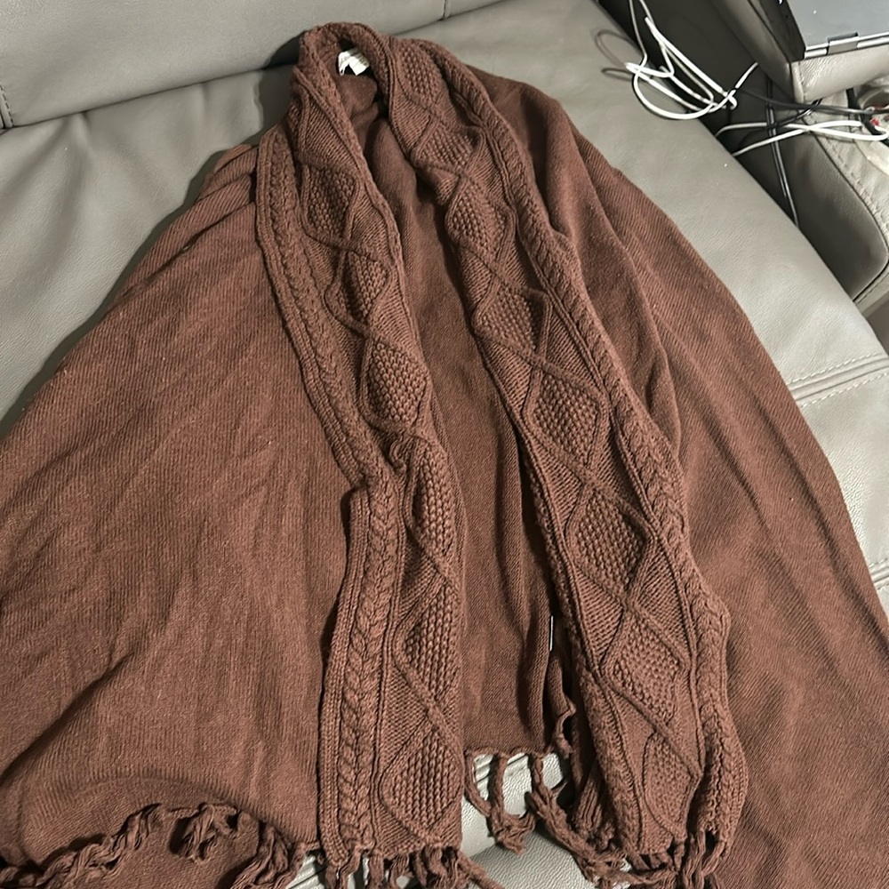Ladies L/XL Coldwater Creek sweater shawl Brown w/tassels, like new condition